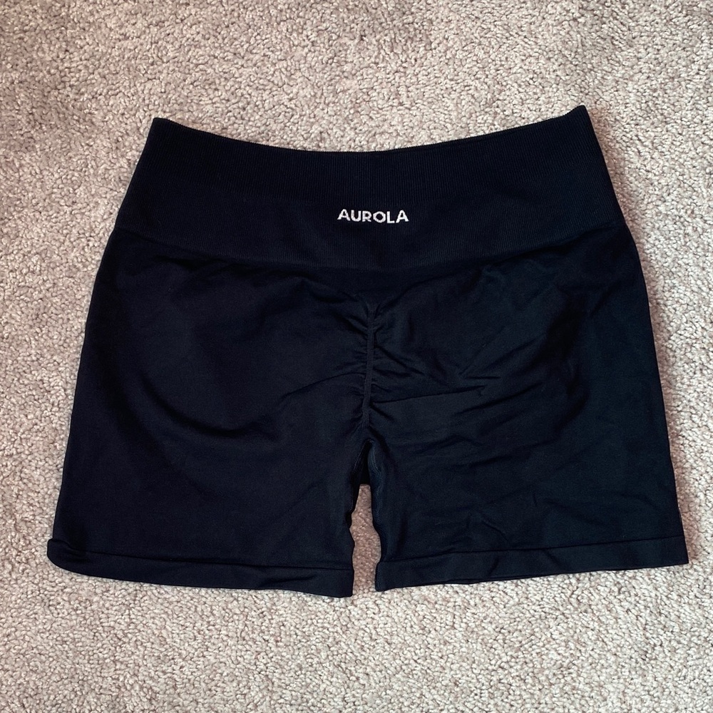Aurola Women's Black Bike Shorts